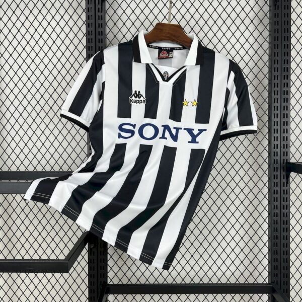 Juventus 1996/97 Home Retro Jersey