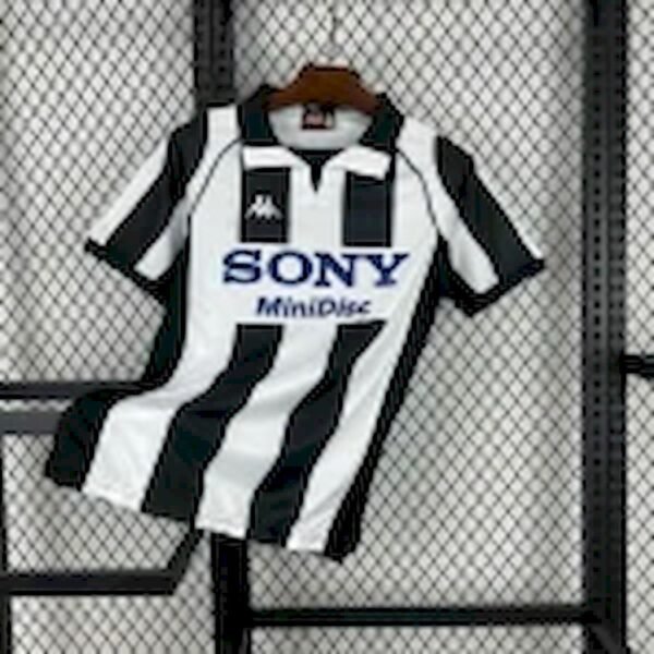 Juventus 1997/99 Home Retro Jersey
