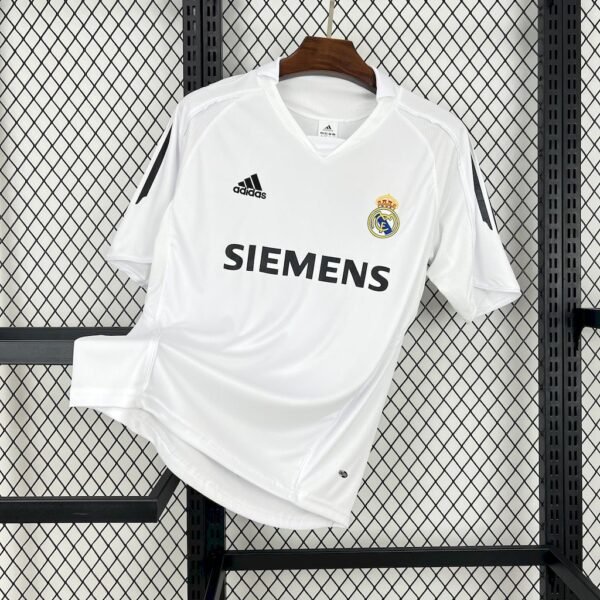 Real Madrid 2005 Home Retro Jersey Real Madrid 2005 Home Retro Jersey