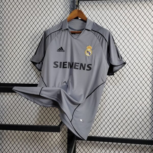 Real Madrid 2005 Third Retro Jersey Real Madrid 2005 Third Retro Jersey