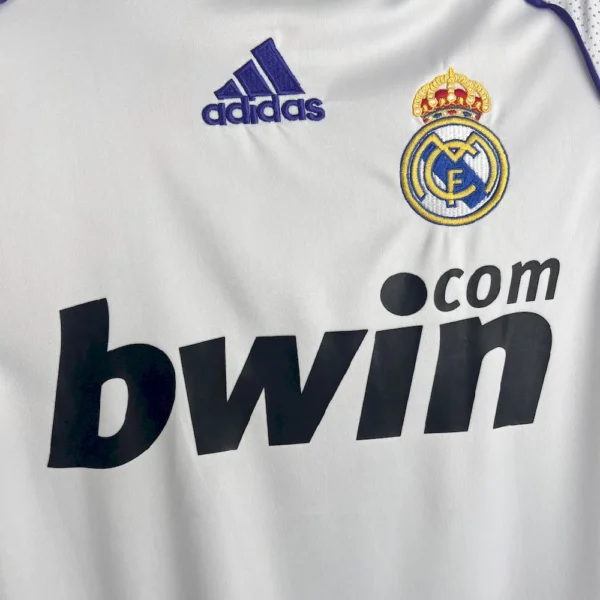 Real Madrid 2007 Home Retro Jersey Real Madrid 2007 Home Retro Jersey